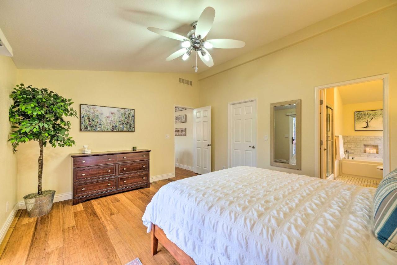 Groveland Gem With Deck, Game Room And Much More! Buitenkant foto
